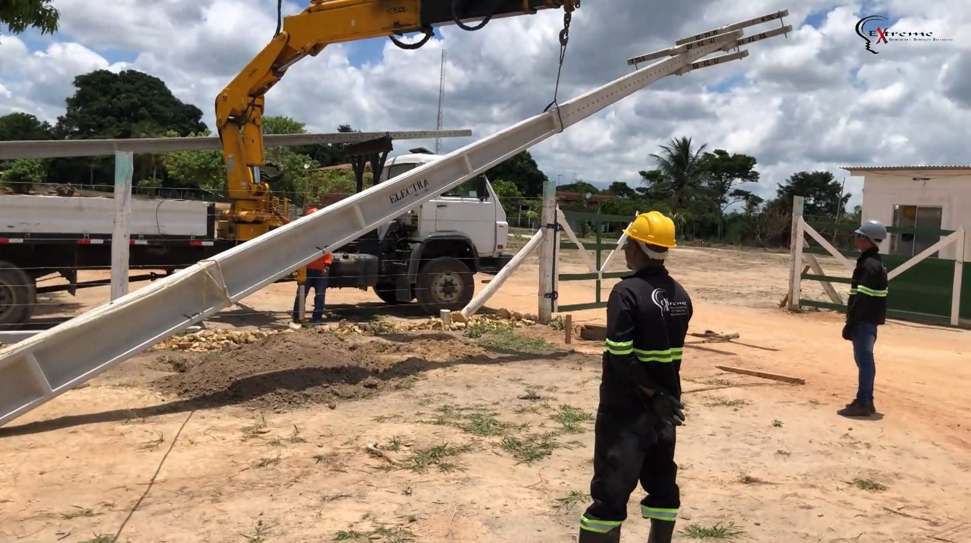 Montagem de subestações elétrica aérea